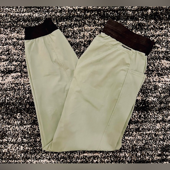 BLANC NOIR || Tech Zip-Pocket Jogger Pants in Olive Green/Black - SZ XS - Picture 5 of 8